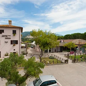 Village 3*, Asís Italia